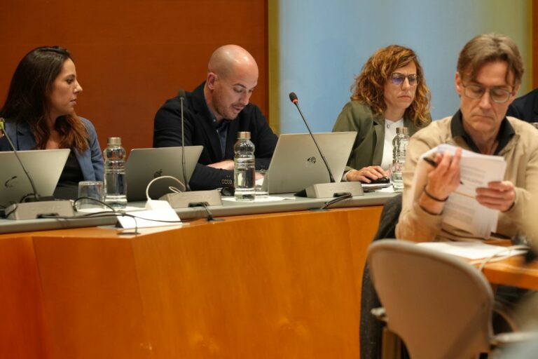 Joan Escalona en un ple municipal
