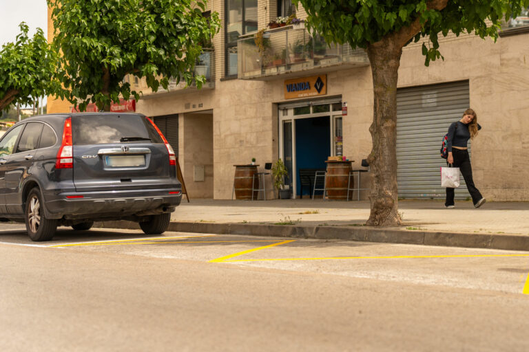 Zona de càrrega i descàrrega a l'Avuinguda de Vidreres