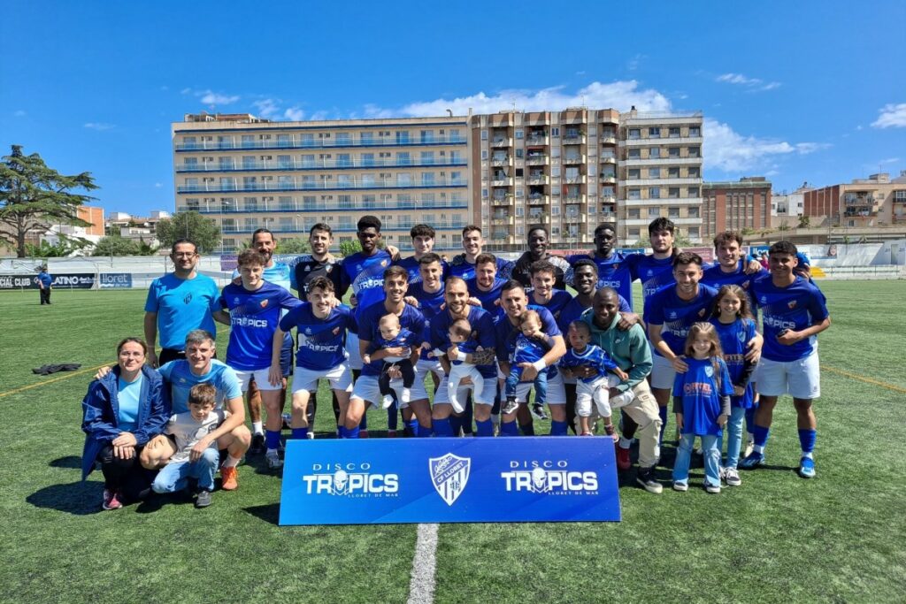 L'equip abans del partit (Club Futbol Lloret)