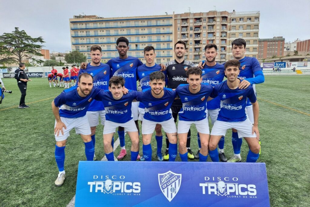 L'equip abans del partit (CF Lloret)