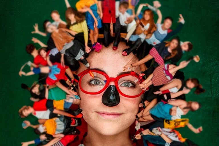 Cartell del taller de teatre gratuït per a la ESO