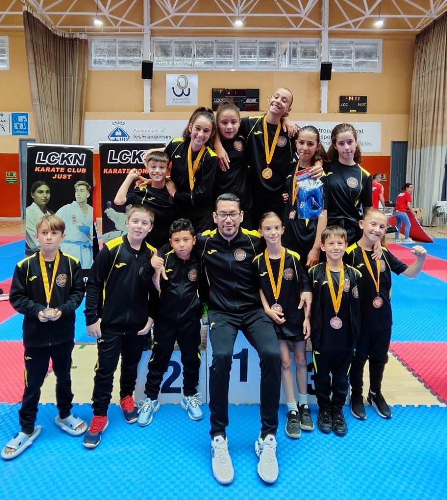 competidors de la karate driss academy en la lliga catalana