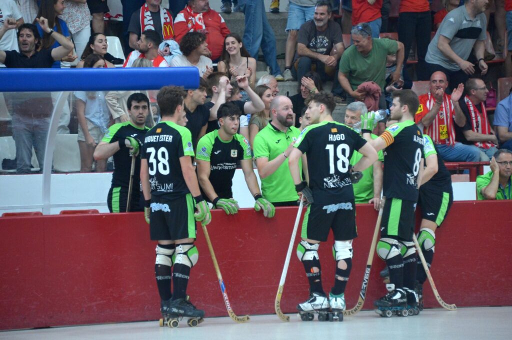 el club hoquei lloret en el playoff a vic