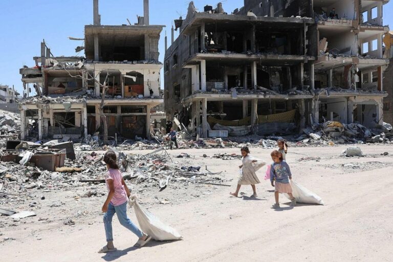 Infants enmig de la guerra a la Franja de Gaza (RTVE).