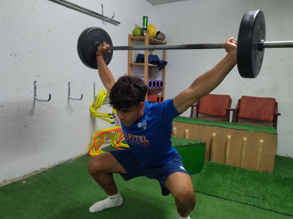 Hugo Peralta en un exercici de crossfit