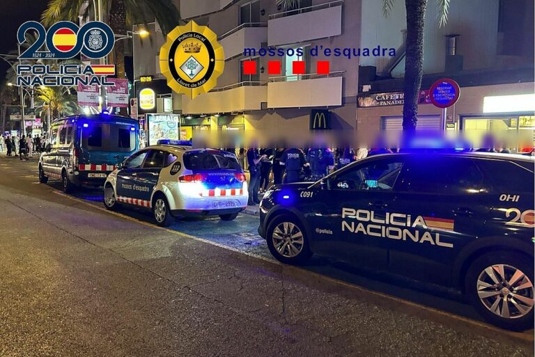 Dispositiu policial a la riera (Policia Nacional9.jpg