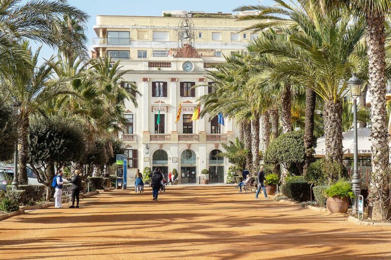 Paseo-Lloret-de-Mar-ajuntament
