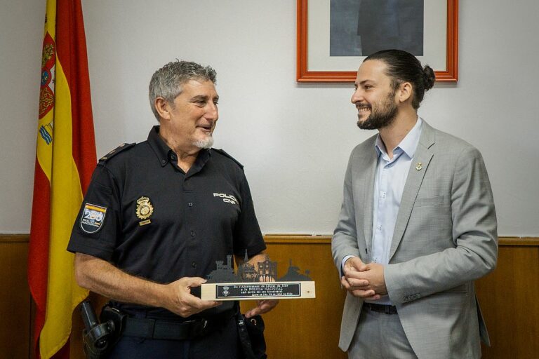 Reconeixement a la policia nacional (1)