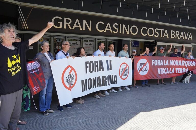 acte de la coordinadora antimonàrquica al casino