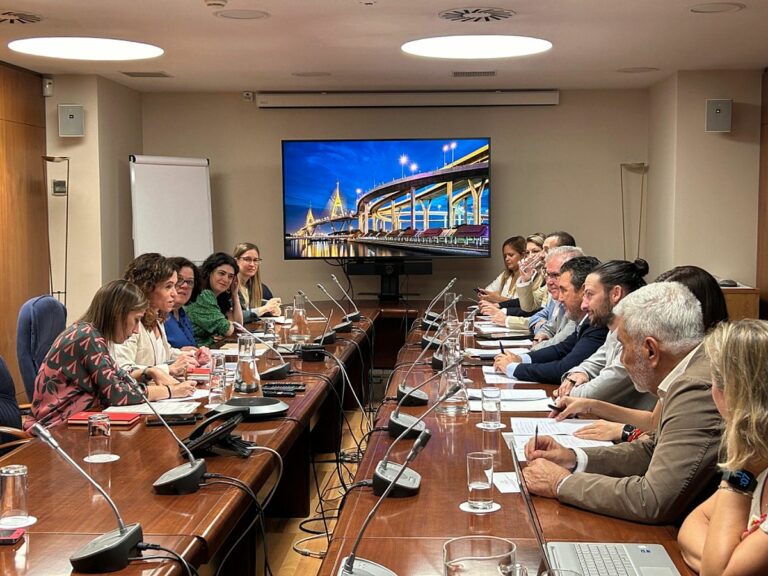 Trobada de l'AMT amb la secretària d'Estat de Turisme