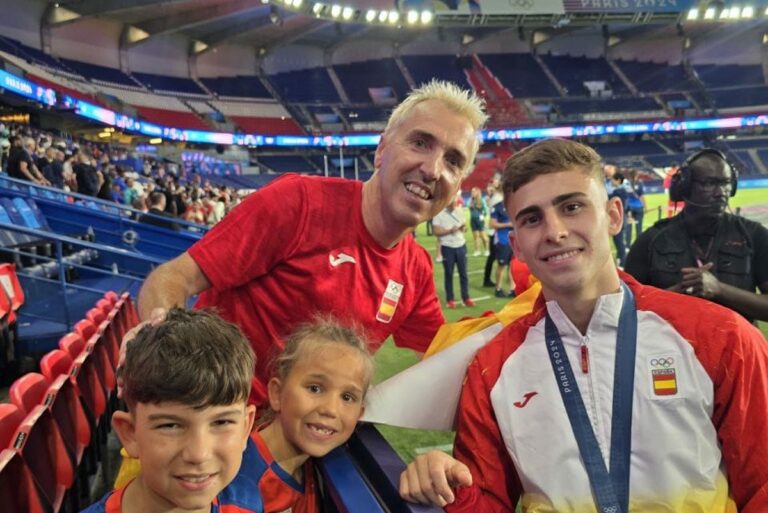 Blanco amb els seus fills i Fermín, del Barça, a París