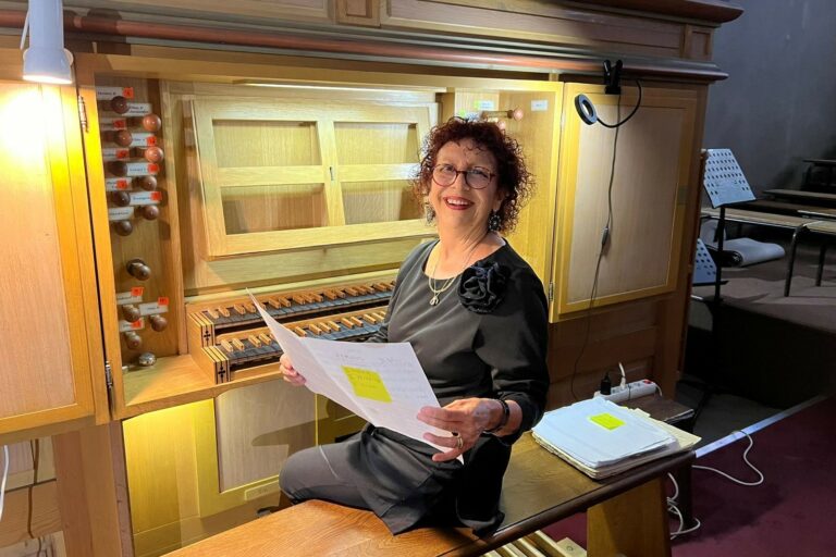 Silvia Castillo, amb l'orgue de Chamonix