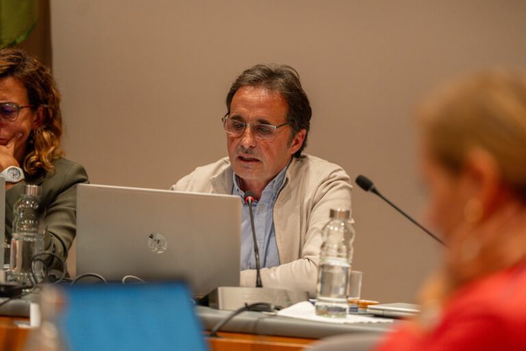Carlos Costa, regidor d'Hisenda, en el ple d'aquest dilluns sobre ordenances fiscals