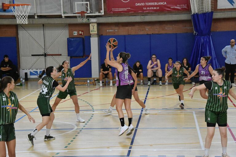 El partit del Basquet Lloret contra el Petropinto