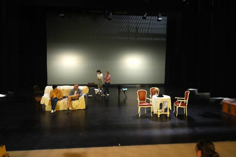 aula teatre adults