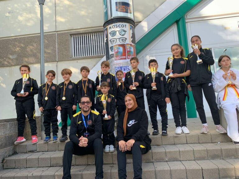 Els participants de la Karate Driss Academy al campionat de Catalunya