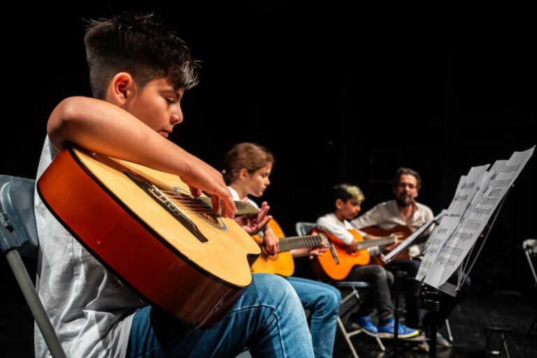 Alumnes de l'aula de música (Ajuntament de Lloret de Mar)
