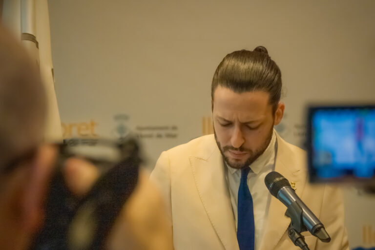L'alcalde, Adrià Lamelas, en una roda de premsa d'aquest mandat