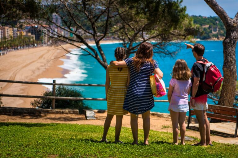 «Les destinacions familiars com Lloret han apostat per l’especialització i fidelitzar els visitants»