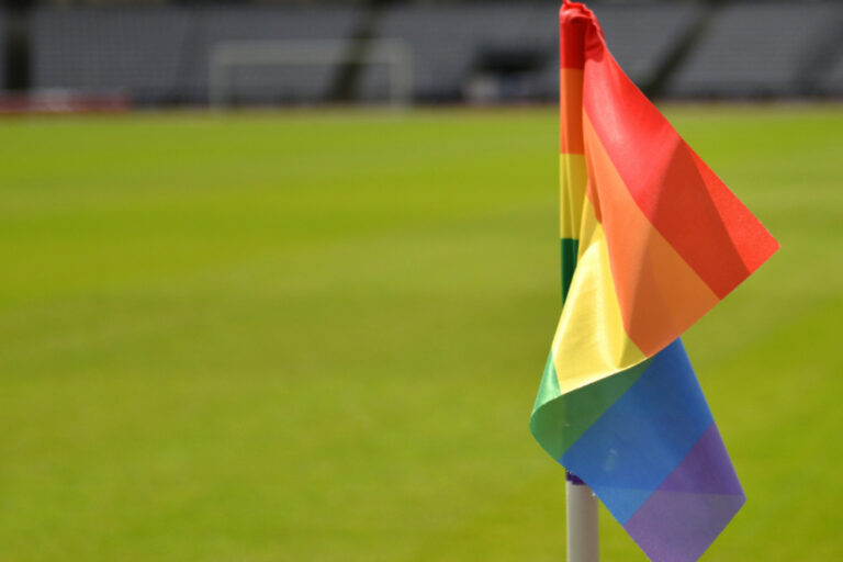 el-ayuntamiento-de-alcala-se-suma-al-dia-internacional-contra-la-lgtbifobia-en-el-deporte (1)