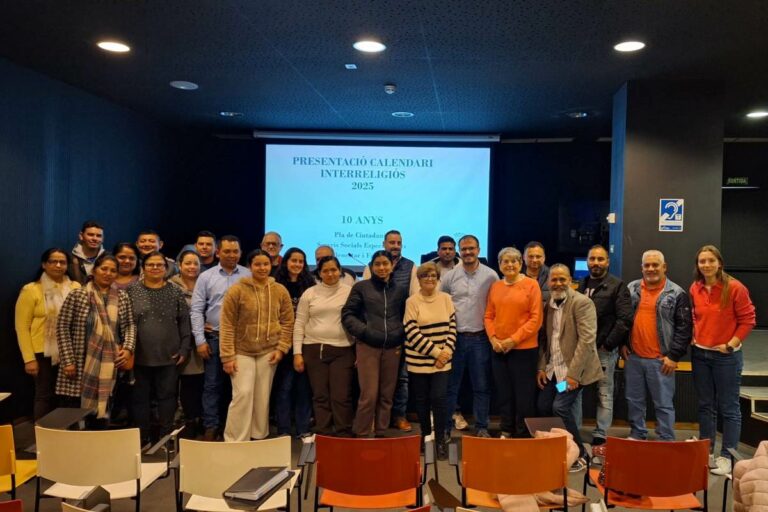 Es presenta el calendari interreligiós, una mostra de la «inclusió de totes les cultures de Lloret»