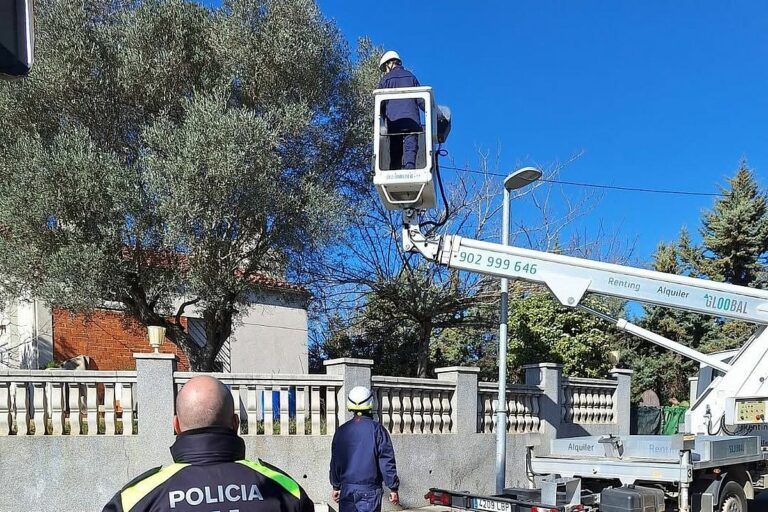tall electric policia local