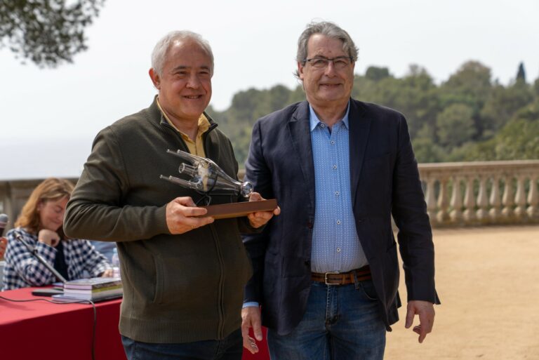 Josep Fàbregas, guanyador del Premi Es Niell, amb l'Obrer Major, Arseni Frigola (Obreria de Santa Cristina)