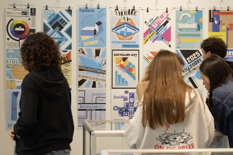 L'exposició dels alumnes del batxillerat artístic del Coll i Rodés
