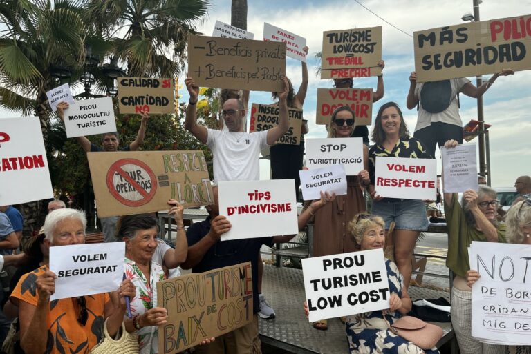 La manifestació d'Un altre Lloret és possible l'estiu passat