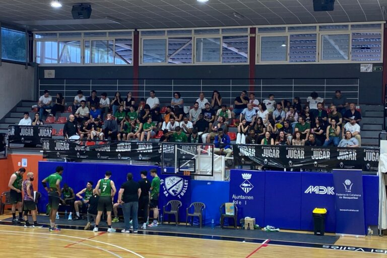 Un descans del partit de la Final a 4 (Bàsquet Lloret)