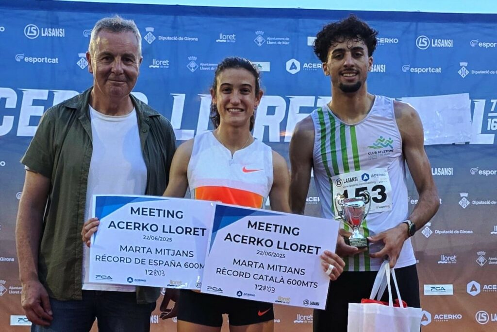 El regidor Guich amb Marta Mitjans i Bakr El Asri (La Sansi)