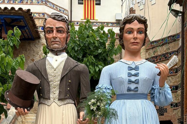 El gegants indians, Capità Parés i Blanca Aurora (Colla Gegantera de Lloret de Mar)