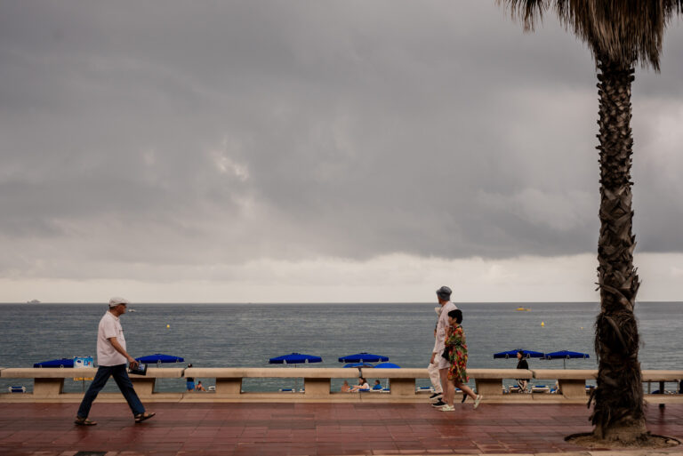 la platja aquest dimecres 23 juliol a Lloret amb cel tapat