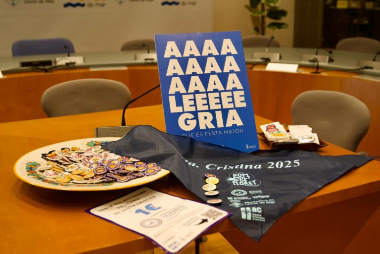 El mocador tornarà a ser blau marí