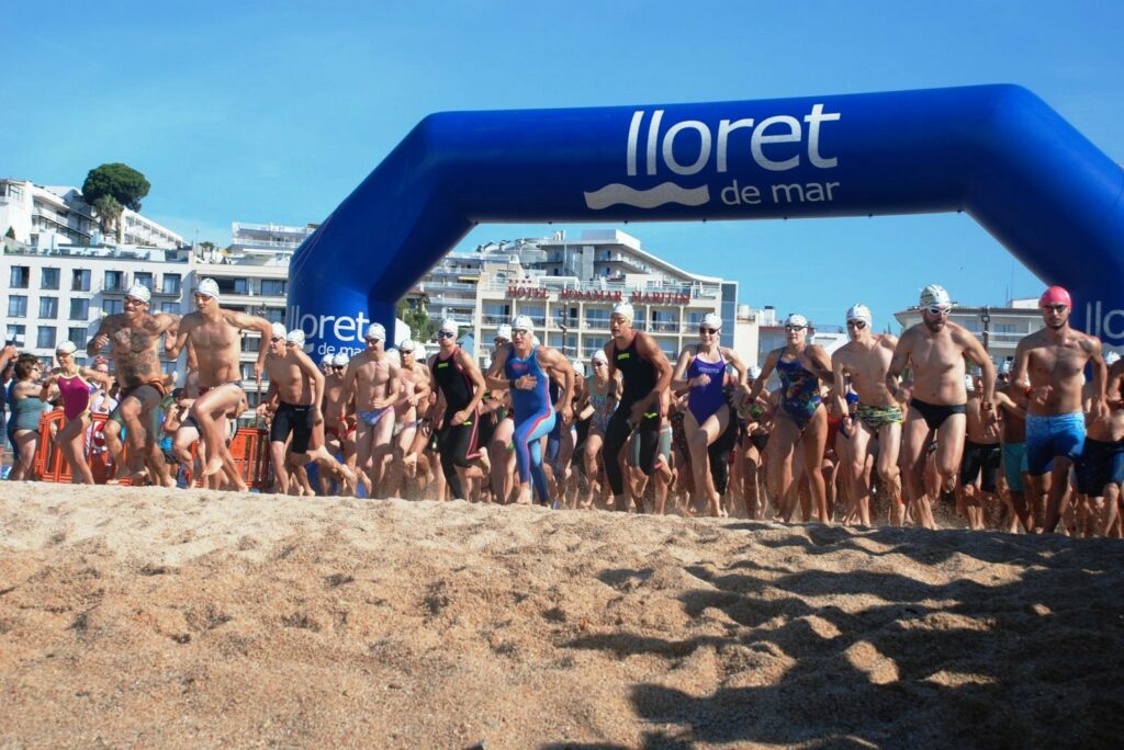 La sortida de la travessia de l'any passat (Club Natació Lloret)