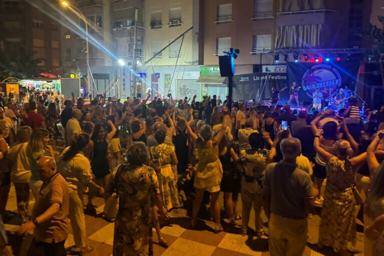 Un concert a les festes de l'any passat (Associació de veïns)