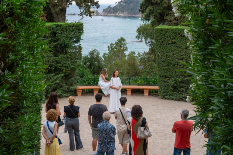 Nova visita 'Clotilde i els agapants', als Jardins de Santa Clotilde (Ajuntament de Lloret de Mar)