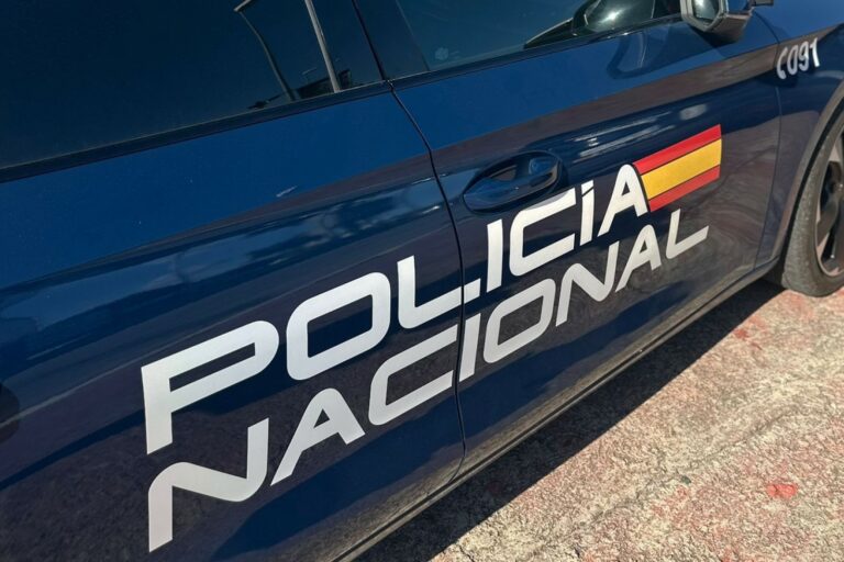 Un cotxe de la Policia Nacional