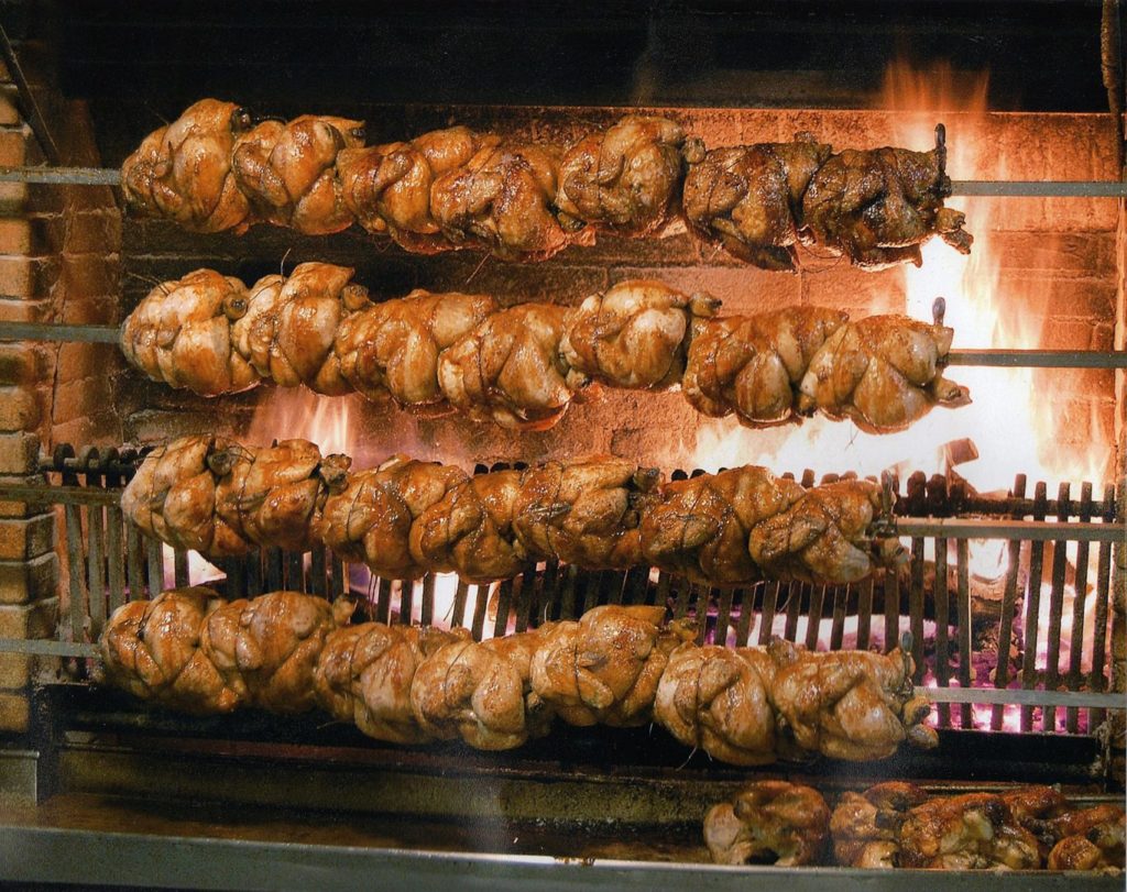 Els pollastres a l'ast són l'especialitat del Relicario