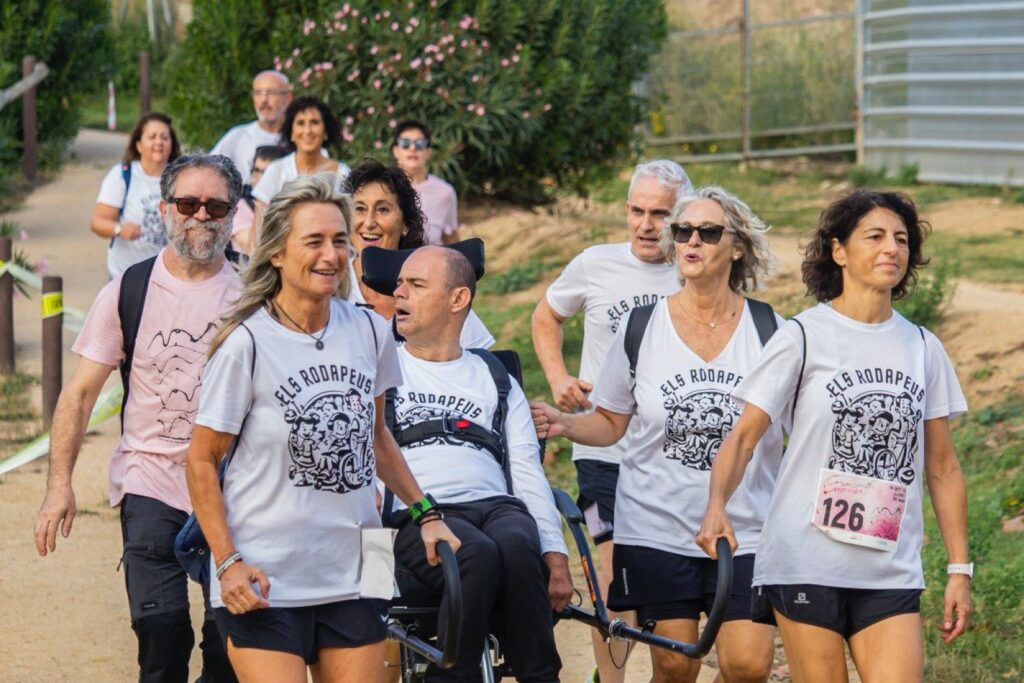 L'associació Rodapeus participant a la Cursa per les mames (Jordi Triadó)