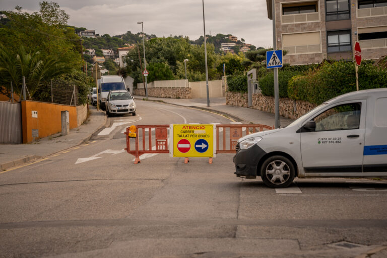 L'avinguda Puig de Castellet tallada al trànsit
