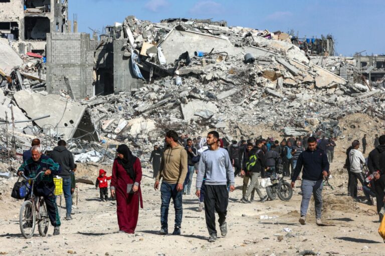 Palestins que tornen a Gaza amb l'alto el foc (France 24)