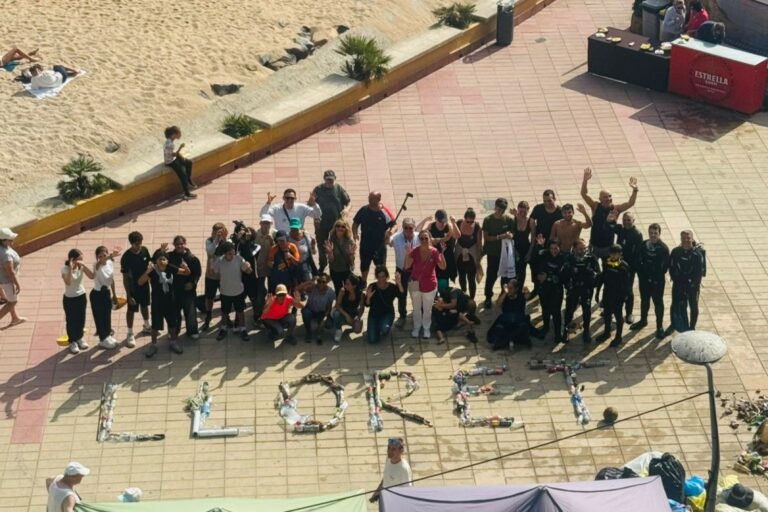 Lloret escrit amb la brossa recollida (Fundació Climent Guitart)