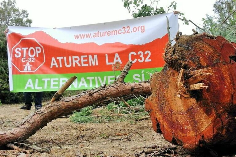 acció de la plataforma aturem la C-32
