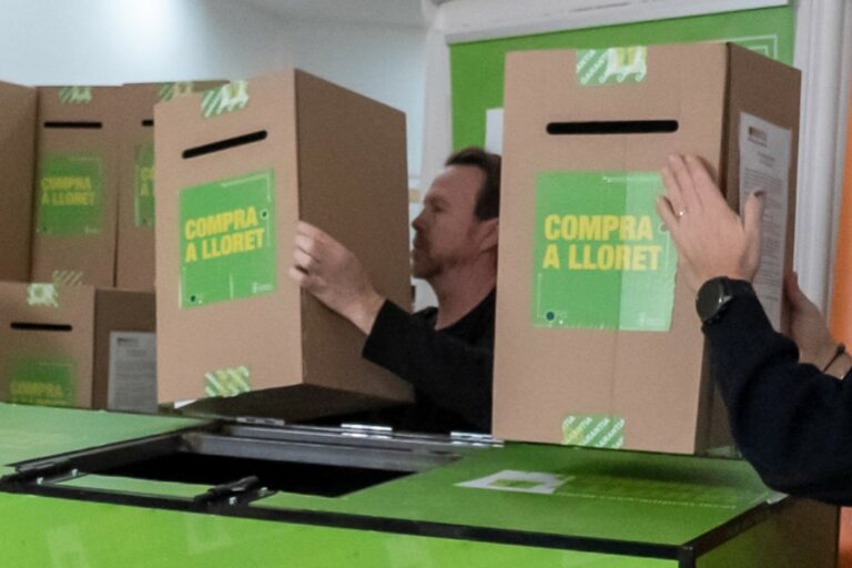 El moment del sorteig de la campanya Compra a Lloret (Ajuntament de Lloret de Mar)