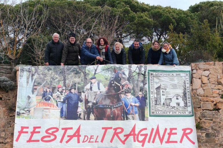 Els veïns de Les Alegries anunciant la Festa del Traginer (Veïnat de Les Alegries)