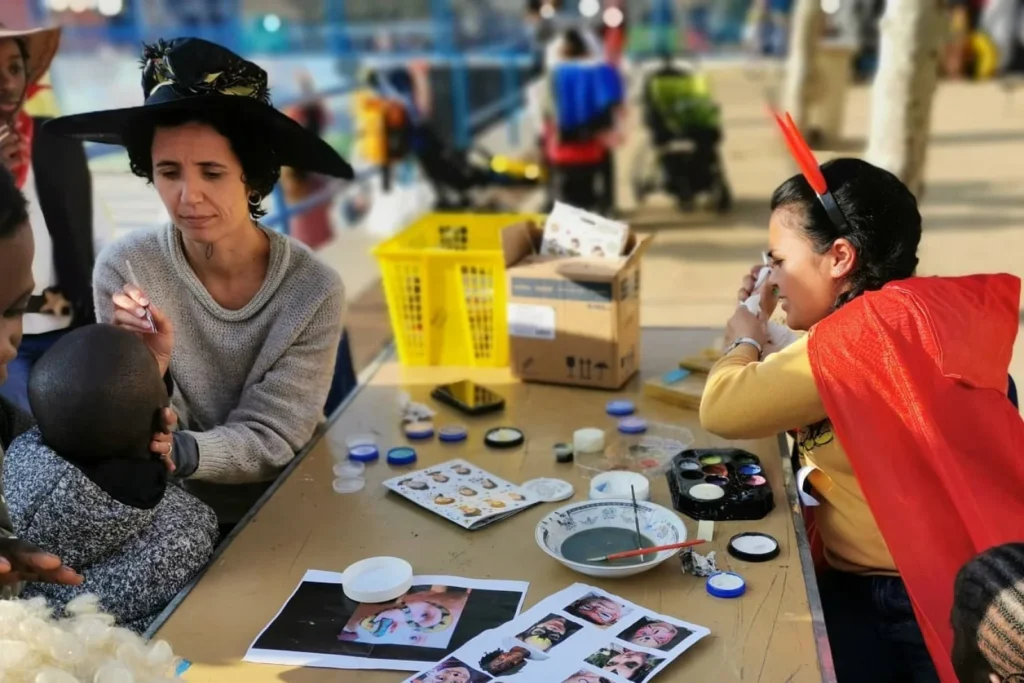 Tallers al Carnaval de Can Carbó (Ajuntament de Lloret de Mar)