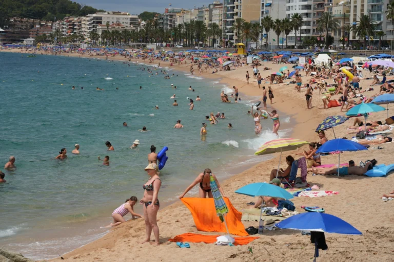 La platja de Lloret l'estiu del 2025