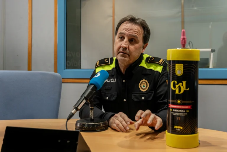 policia i ampolla gas riure