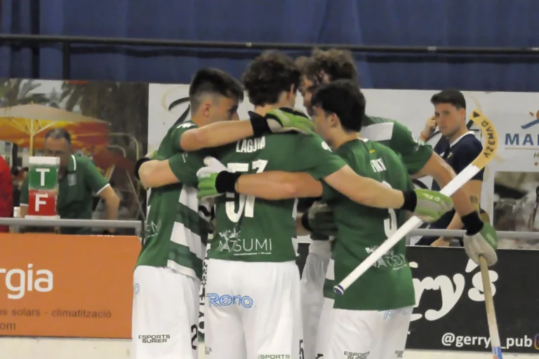 El Club Hoquei Lloret fa una crida a l’afició per omplir el pavelló en el duel clau contra el Manlleu
